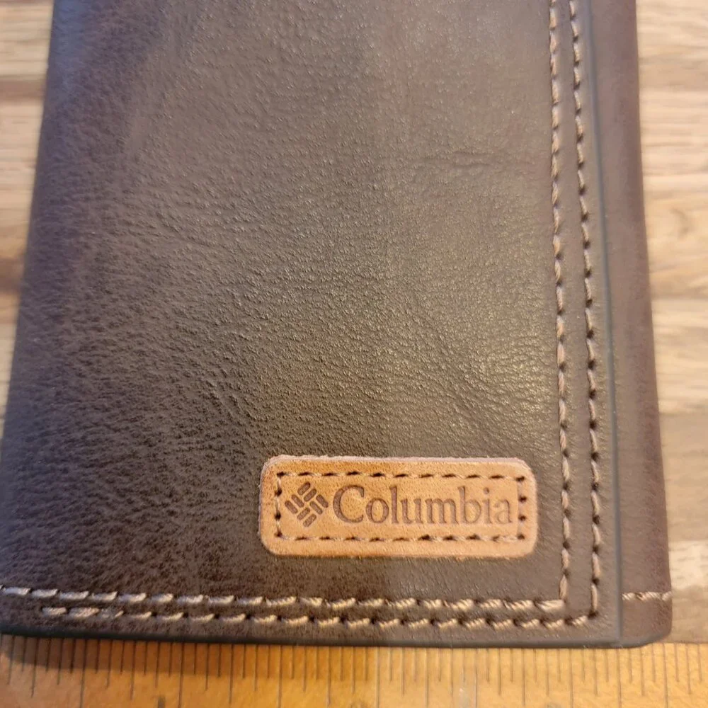 Columbia RFID Extra Capacity Trifold Wallet - Brown